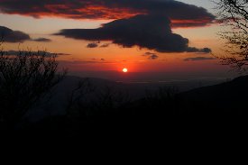 ご来光　養老山脈と藤原岳