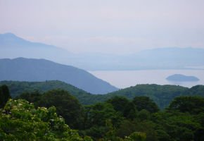 伊吹山と竹生島